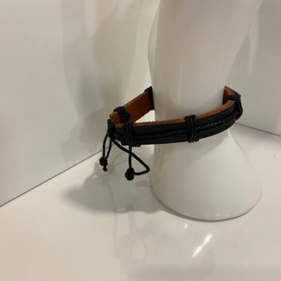 Genuine Leather  Rope Adjustable Bracelet With Textured Metal Accent anima - Picture 6 of 10